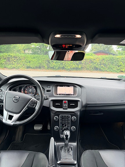 Volvo V40 4 of 6