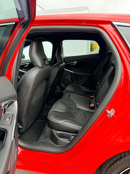 Volvo V40 5 of 6