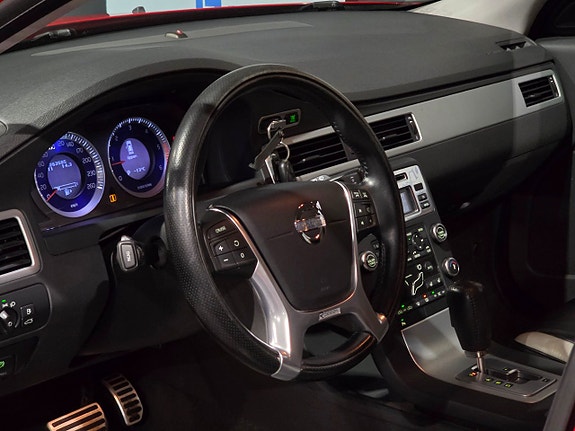 Volvo V70 10 of 14