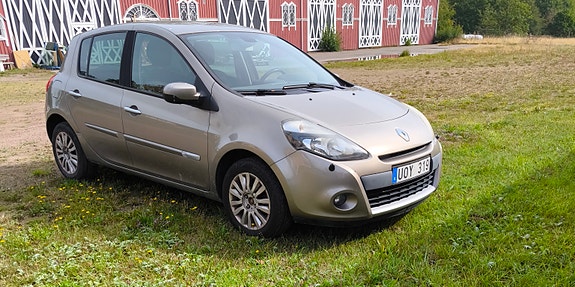 Renault Clio 3 of 10