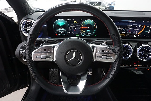 Mercedes-Benz A250 e 14 of 24
