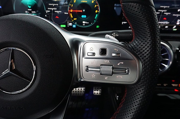 Mercedes-Benz A250 e 16 of 24