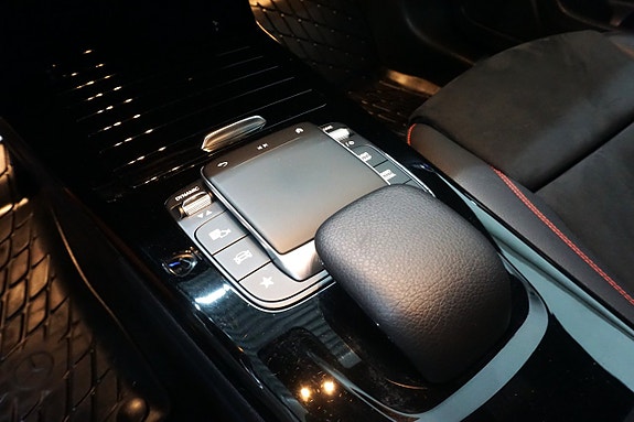Mercedes-Benz A250 e 18 of 24