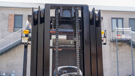 TRAKTORIA 5 TON ELEKTRISK TRUCK / 3 M LYFTHÖJD 3 of 12