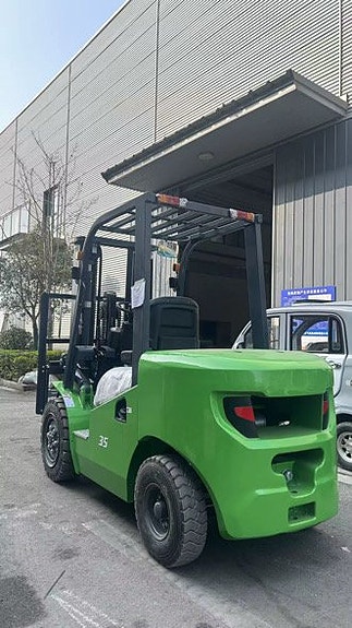 TRAKTORIA 5 TON ELEKTRISK TRUCK / 3 M LYFTHÖJD 11 of 12