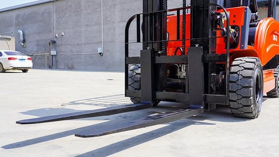TRAKTORIA 5 TON ELEKTRISK TRUCK / 3 M LYFTHÖJD 8 of 12