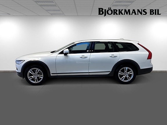 Volvo V90 Cross Country 4 of 21