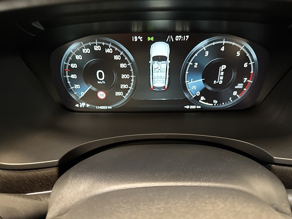 Volvo V90 Cross Country 10 of 21