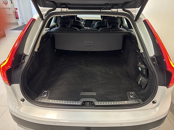 Volvo V90 Cross Country 14 of 21