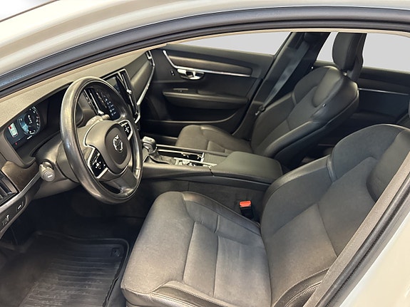 Volvo V90 Cross Country 8 of 21