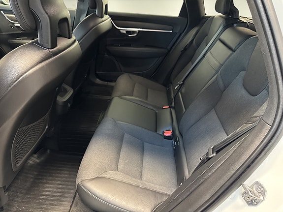 Volvo V90 Cross Country 9 of 21
