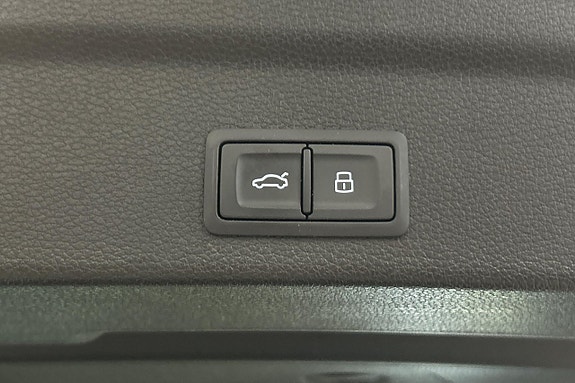 Audi Q3 25 of 25