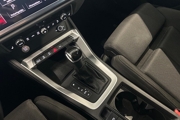 Audi Q3 24 of 25