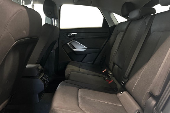 Audi Q3 14 of 25