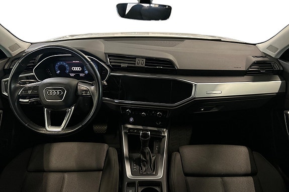 Audi Q3 12 of 25
