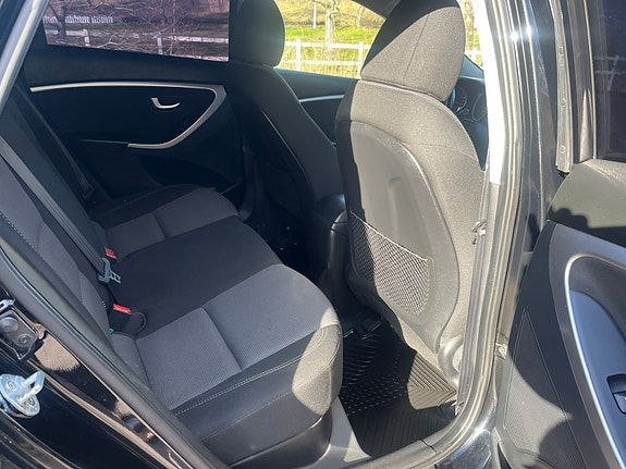 Hyundai i30 8 of 10