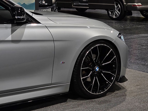 BMW 330e 7 of 27