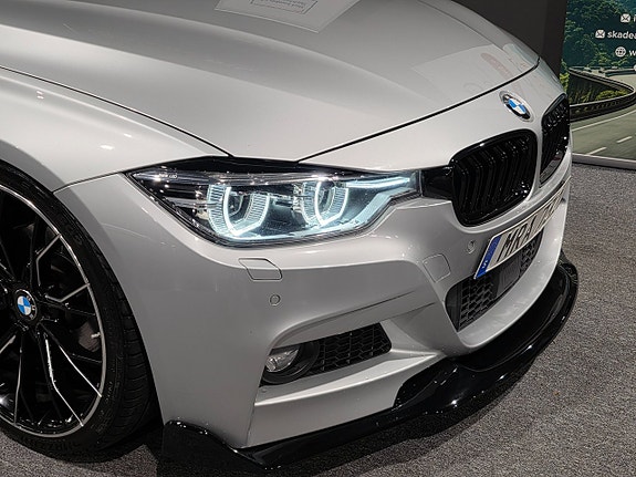 BMW 330e 8 of 27