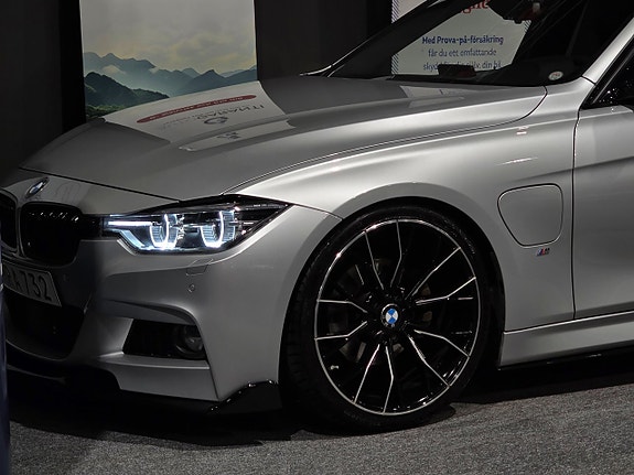 BMW 330e 16 of 27