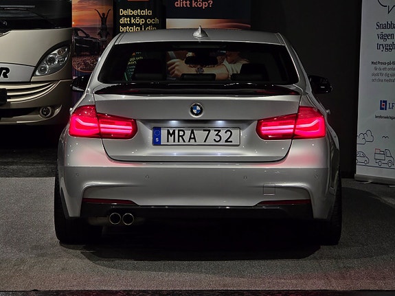 BMW 330e 10 of 27