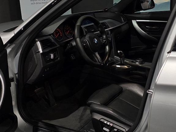 BMW 330e 19 of 27