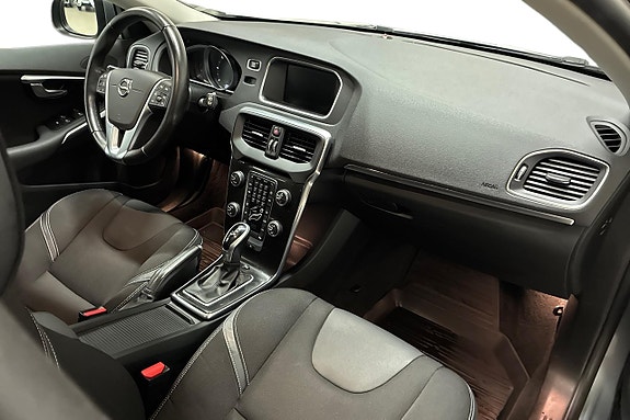 Volvo V40 15 of 21