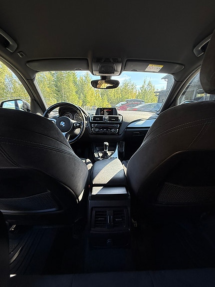 BMW 118d 11 of 15