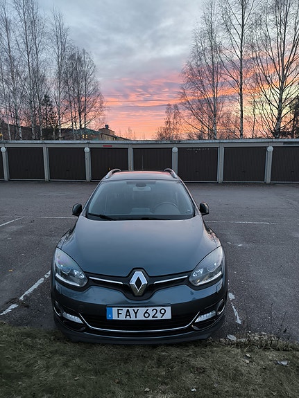 Renault Megane III 2 of 7