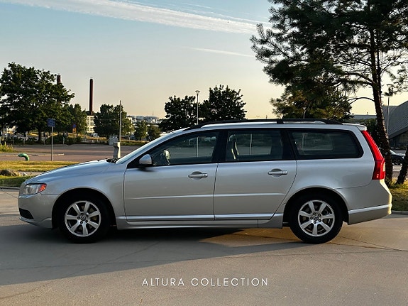 Volvo V70 2 of 11