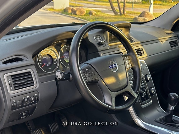 Volvo V70 8 of 11