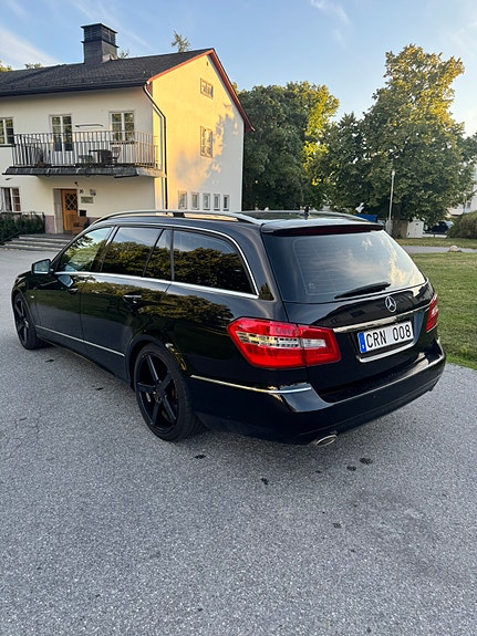 Mercedes-Benz E350 4 of 11