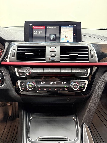 BMW 318d 11 of 17