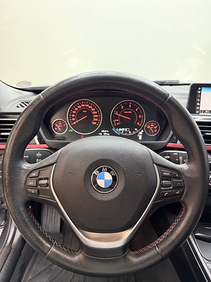 BMW 318d 8 of 17