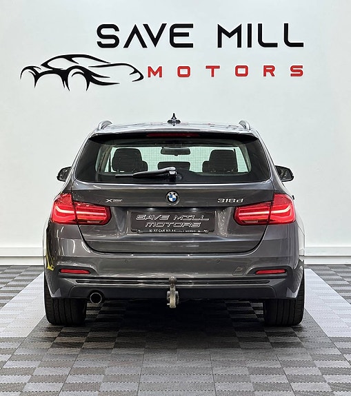 BMW 318d 3 of 17
