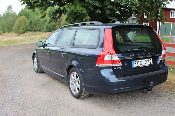 Volvo V70 7 of 10