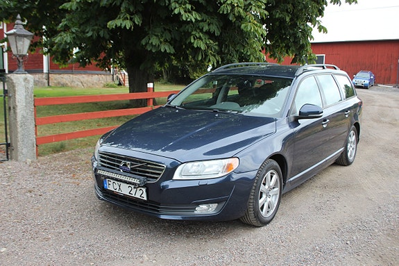 Volvo V70 4 of 10
