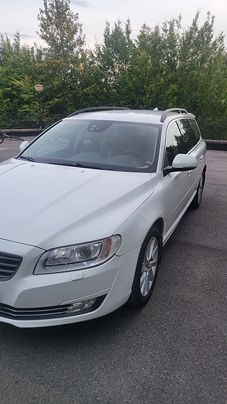 Volvo V70 3 of 14