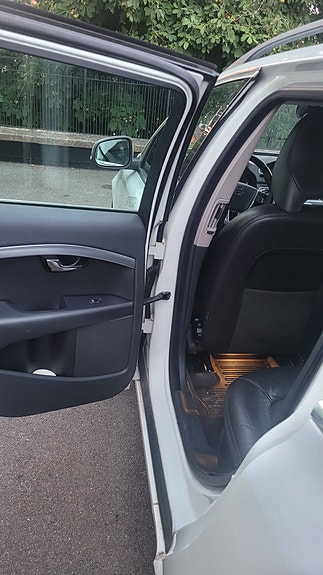 Volvo V70 7 of 14