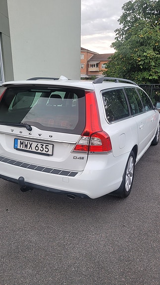 Volvo V70 2 of 14