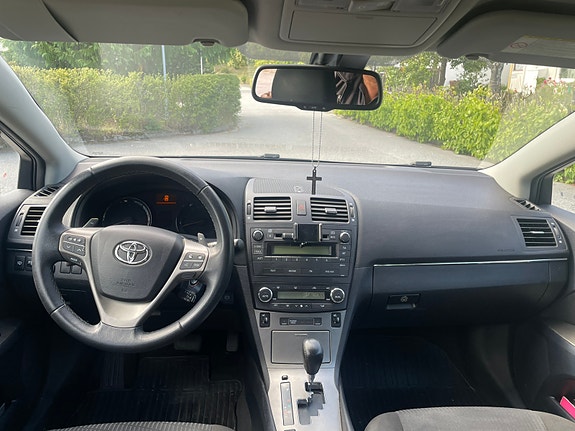 Toyota Avensis 5 of 10