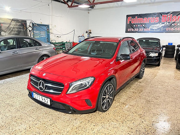 Mercedes-Benz GLA200 3 of 13