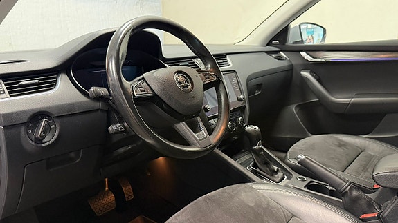 Skoda Octavia Scout 11 of 26
