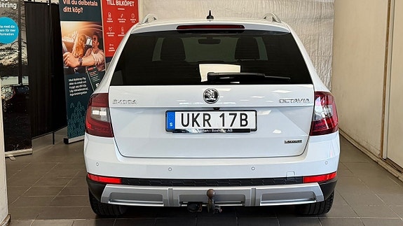 Skoda Octavia Scout 5 of 26