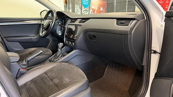 Skoda Octavia Scout 15 of 26