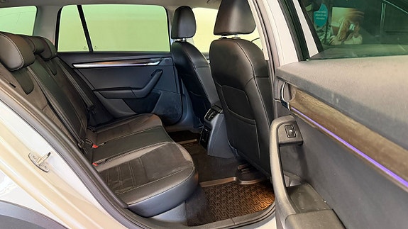Skoda Octavia Scout 17 of 26