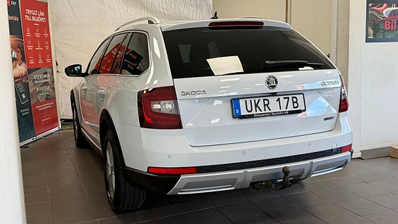 Skoda Octavia Scout 6 of 26