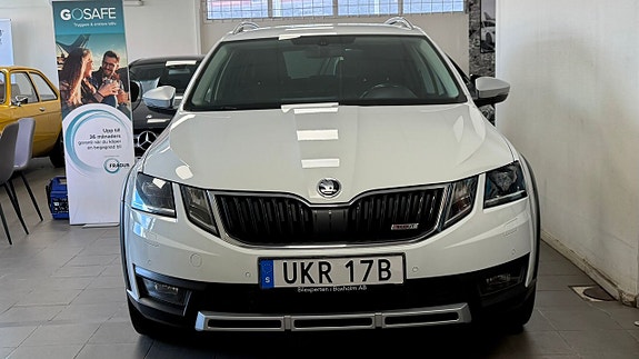 Skoda Octavia Scout 2 of 26