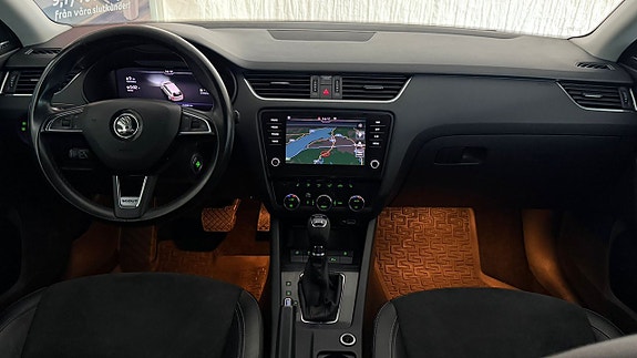 Skoda Octavia Scout 13 of 26