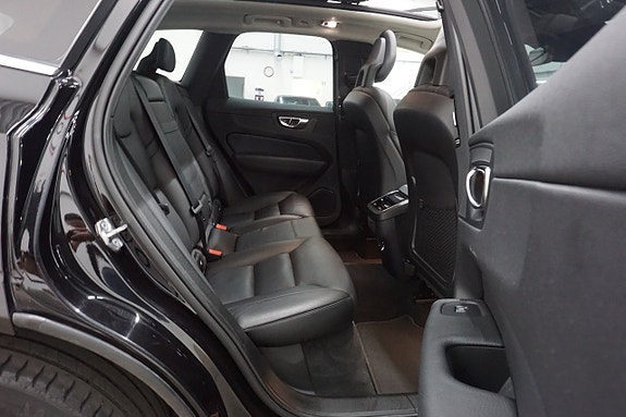 Volvo XC60 10 of 30