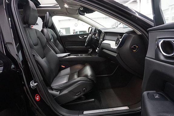 Volvo XC60 11 of 30